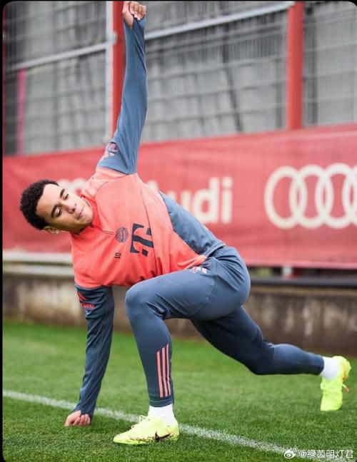 埃贝尔：没人期待穆西亚拉伤愈后立即创造奇迹，但他做到了