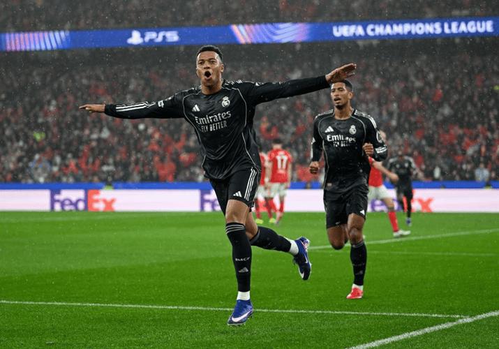 姆巴佩vs本菲卡全场数据：射正2进球2，关键传球3，犯规3插图