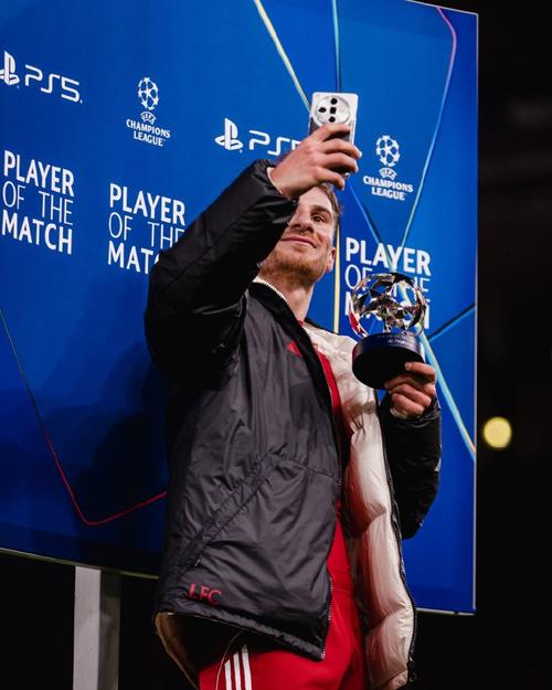 上演梅开二度，官方：麦卡当选6-0卡拉巴赫全场最佳球员插图