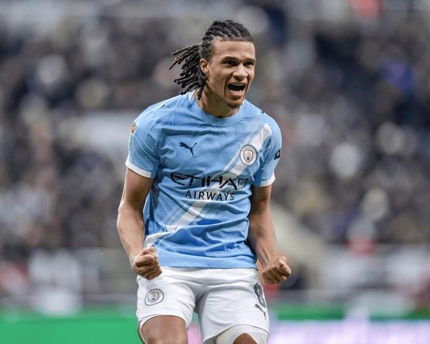 邮报:米兰已将阿克列入引援清单;纽卡无意免签中卫祖马插图 邮报:米兰已将阿克列入引援清单;纽卡无意免签中卫祖马插图